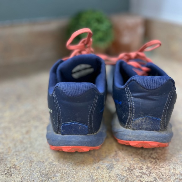 Women's Altra Running shoes - Picture 4 of 7